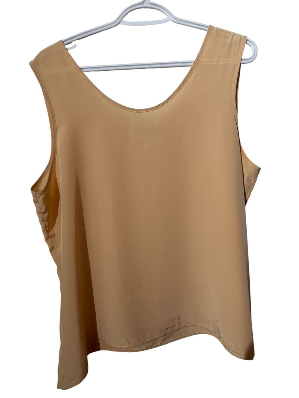 Elite Canadian-Made Cream/Champagne Sleeveless Blouse - Size 18